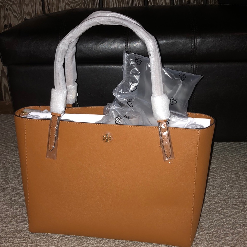 Tory Burch Emerson Large Buckle Tote Saffiano